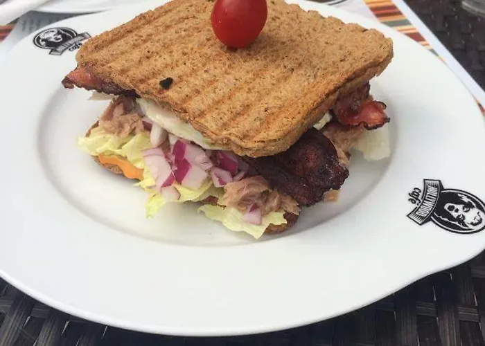 招待所 Pasaz Trend